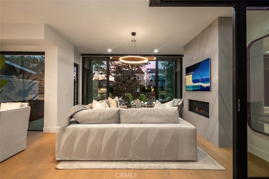 716 Orchid Avenue, Corona Del Mar CA 92625 - Photo 13