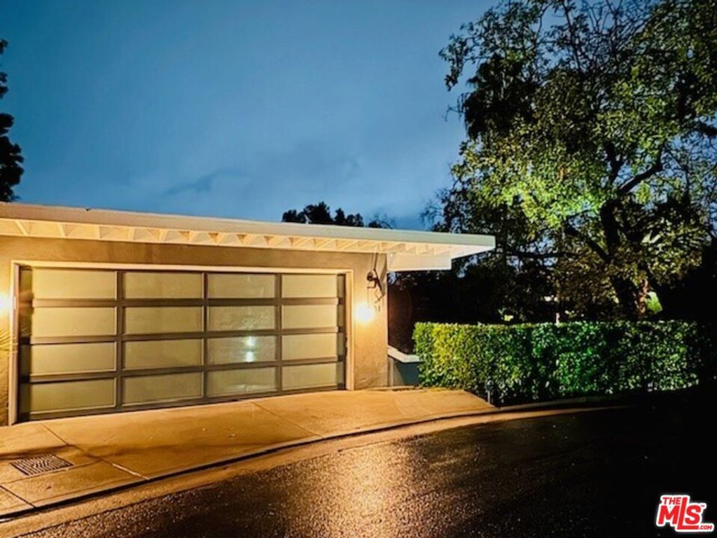 Photo of 3631 Buena Park Drive, Studio City, CA 91604 (MLS # 25617947)