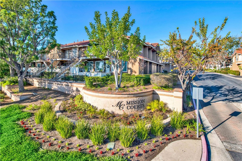 Mission Courts (R1) (MC) - Residential Lease