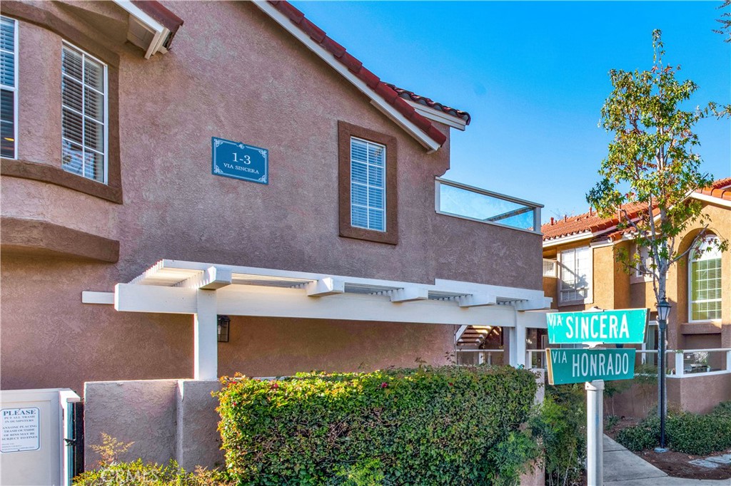 Mission Courts (R1) (MC) - Residential Lease