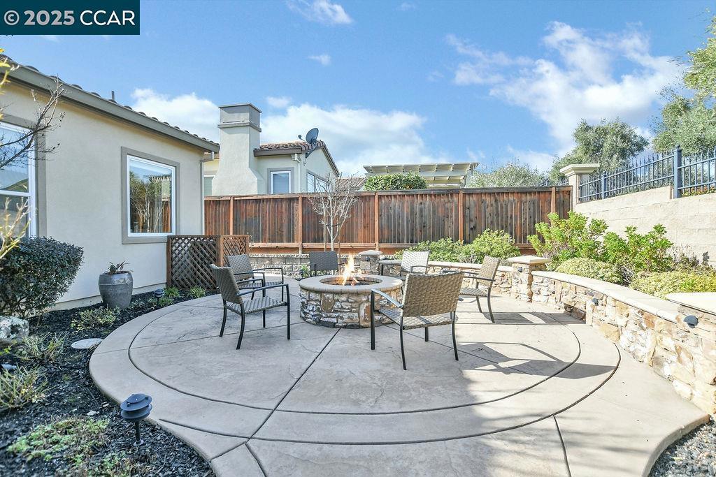 TRILOGY VINEYARDS - Residential