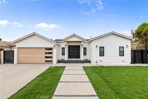 Photo of 9044 Bigby St, Downey, CA 90241 (MLS # PW26011693)