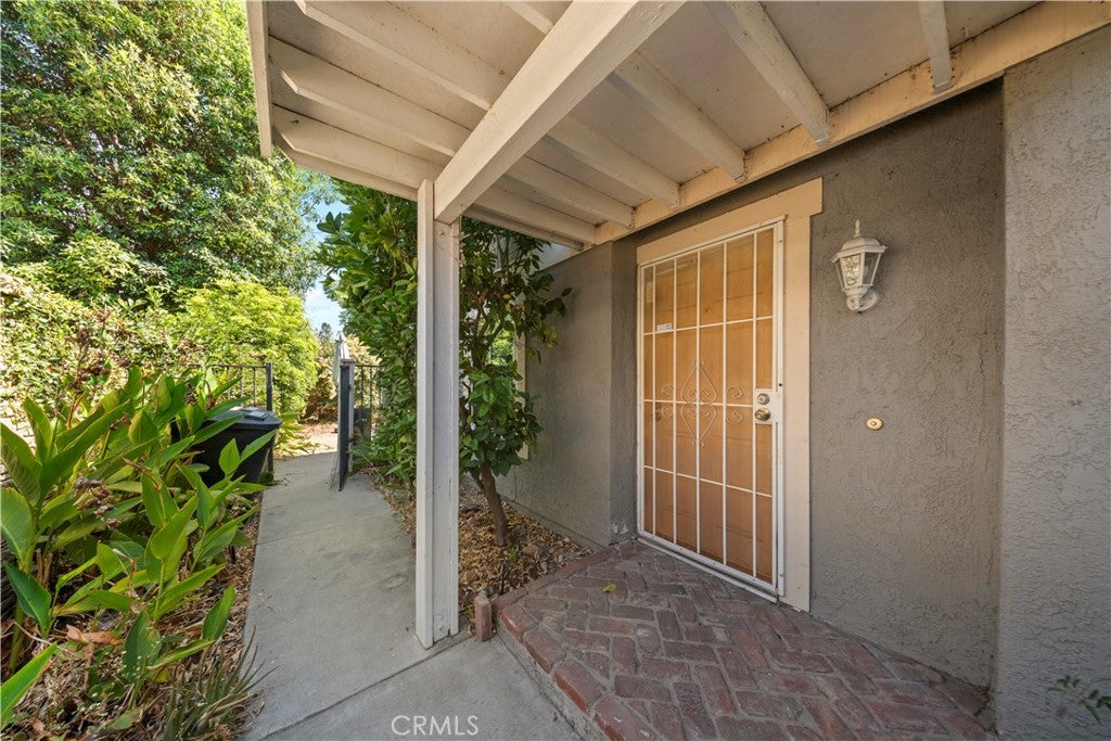 1867 E Belmont Court