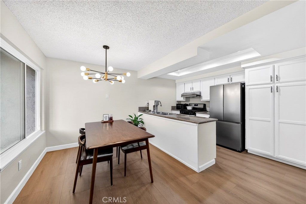 1525 Walnut Leaf 211