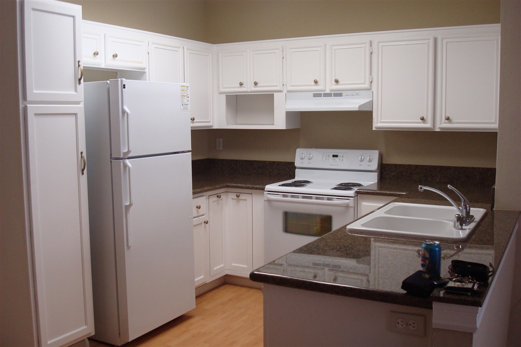 Quiet Corner Unit On 1st Floor w/ Over 25k Of Remodeled Improvements. Newer Paint, Newer Laminate Wood Floors, Granite Counter Top, Newer Appliances, Full Size Washer & Dryer, Large Walk-In Closet In The Master Retreat, A/C, 2 Parking Spaces One Carport, Fully Loaded amenities w/ Pool, Spa, Fitness Center, Tennis Courts. Completely Private Patio In Back Of Building w/ No Neighbors Behind. Award Winning Poway Unified Schools. WATER, TRASH & SEWER INCLUDED! Neighborhoods: 4s Ranch Complex Features: ,,,,,, Equipment: Dryer, Range/Oven, Washer Other Fees: 0 Sewer: Sewer Connected