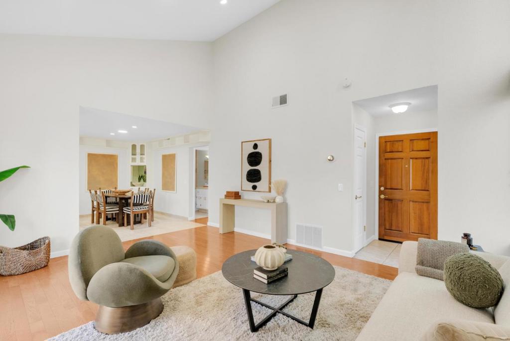 107 Charter Oaks Circle