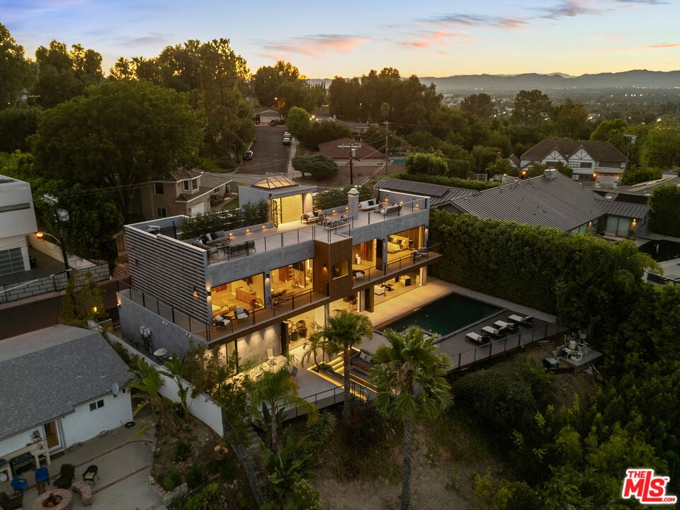 4540 Estrondo Drive, Encino CA 91436