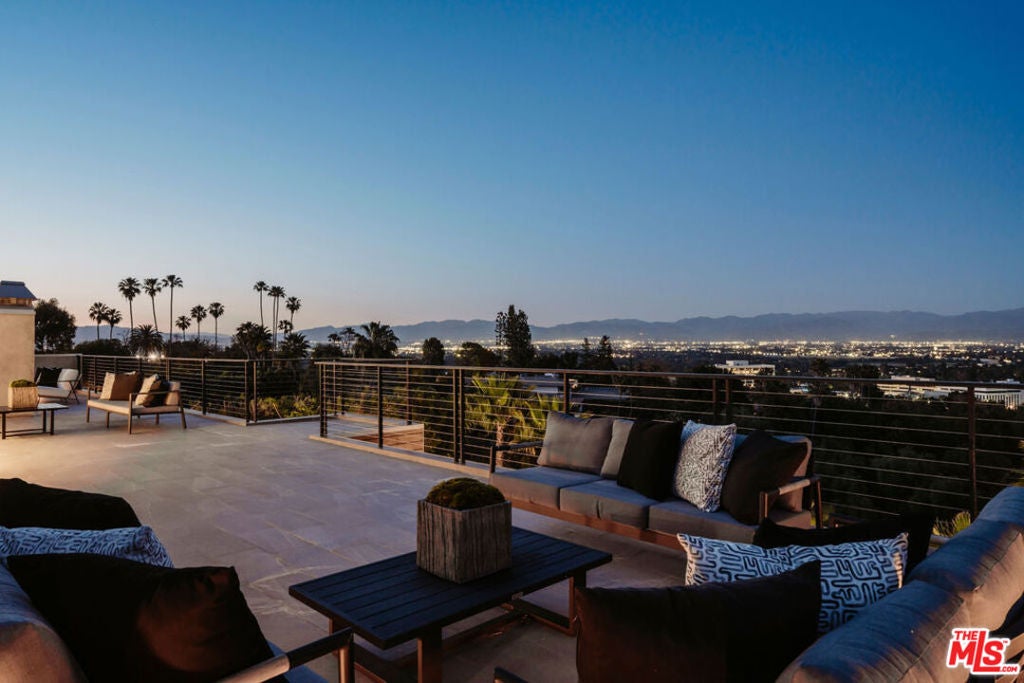 Photo of 4540 Estrondo Drive, Encino, CA 91436 (MLS # 26846241)