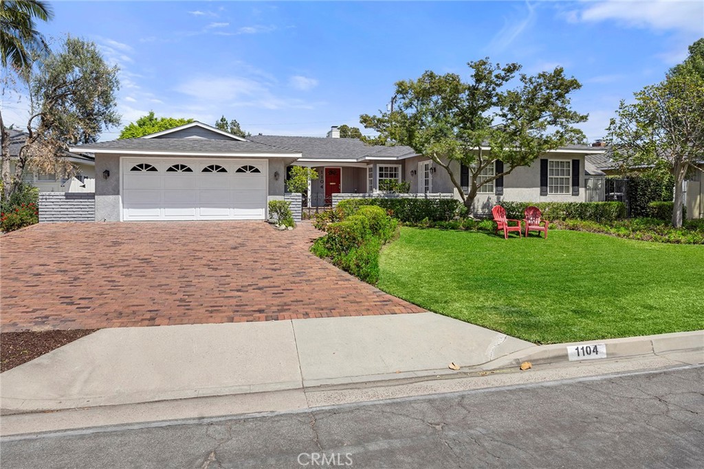 1104 Cerritos