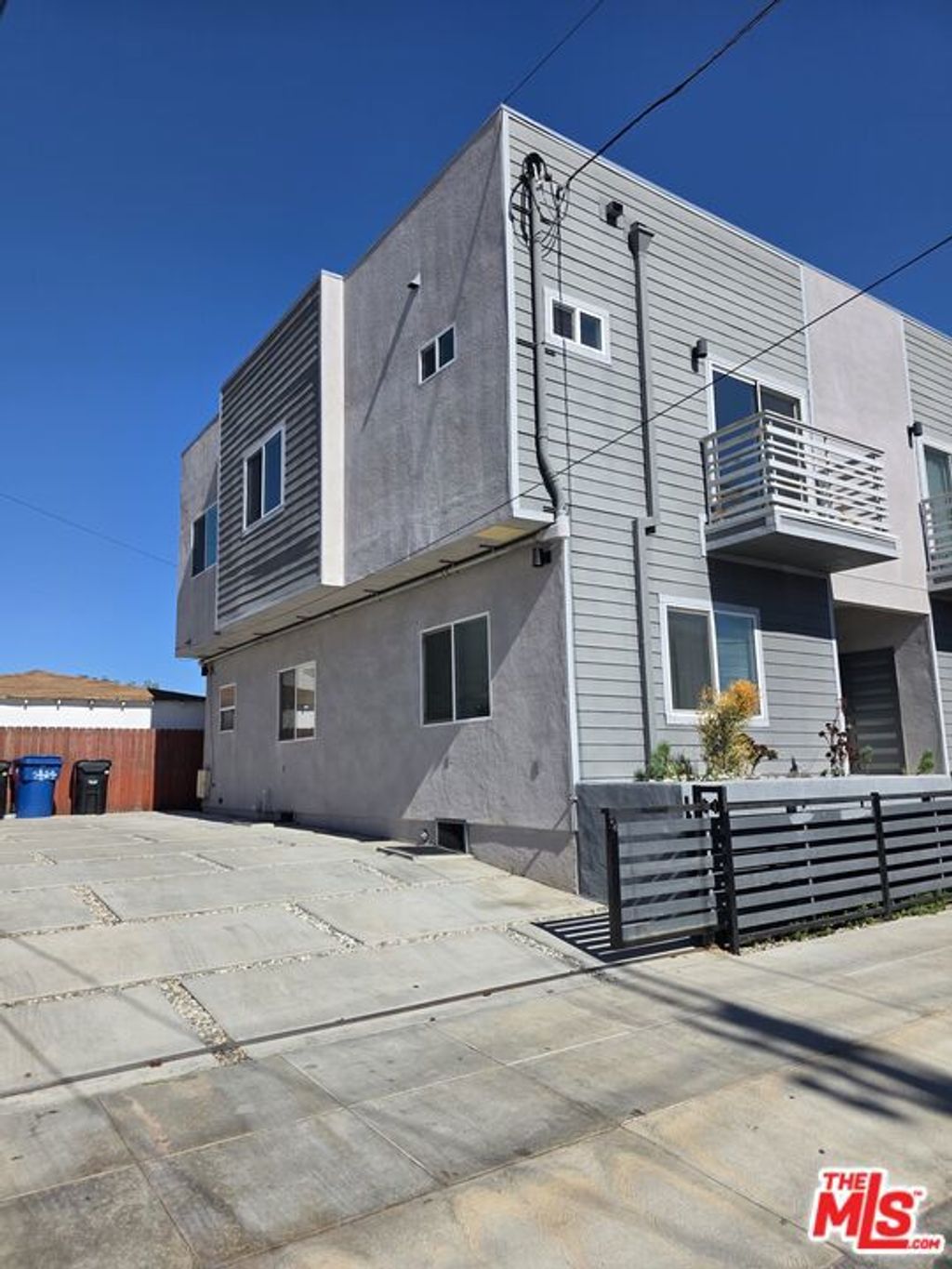 Photo of 2765 1/2 W 12th Street, Los Angeles, CA 90006 (MLS # 25611971)