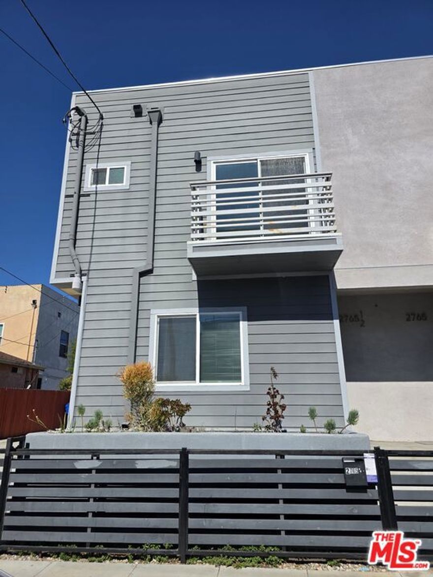 Centrally located, just a few minutes from Downtown Los Angeles, Miracle Mile and the rest of LA, this is a great home for a family to live in. Built in 2018, this home consists of 3 bedrooms and 2 1/2 baths along with two dedicated parking spots, Built in Appliances, Central A/C and Heating, New Floors, Full Size Washer and Dryer and much more. Section 8 is also welcomed!