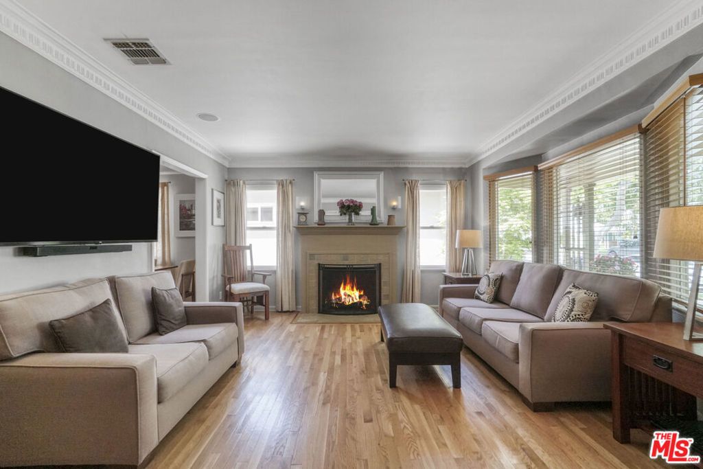 Photo of 10841 Wagner Street, Culver City, CA 90230 (MLS # 25521603)