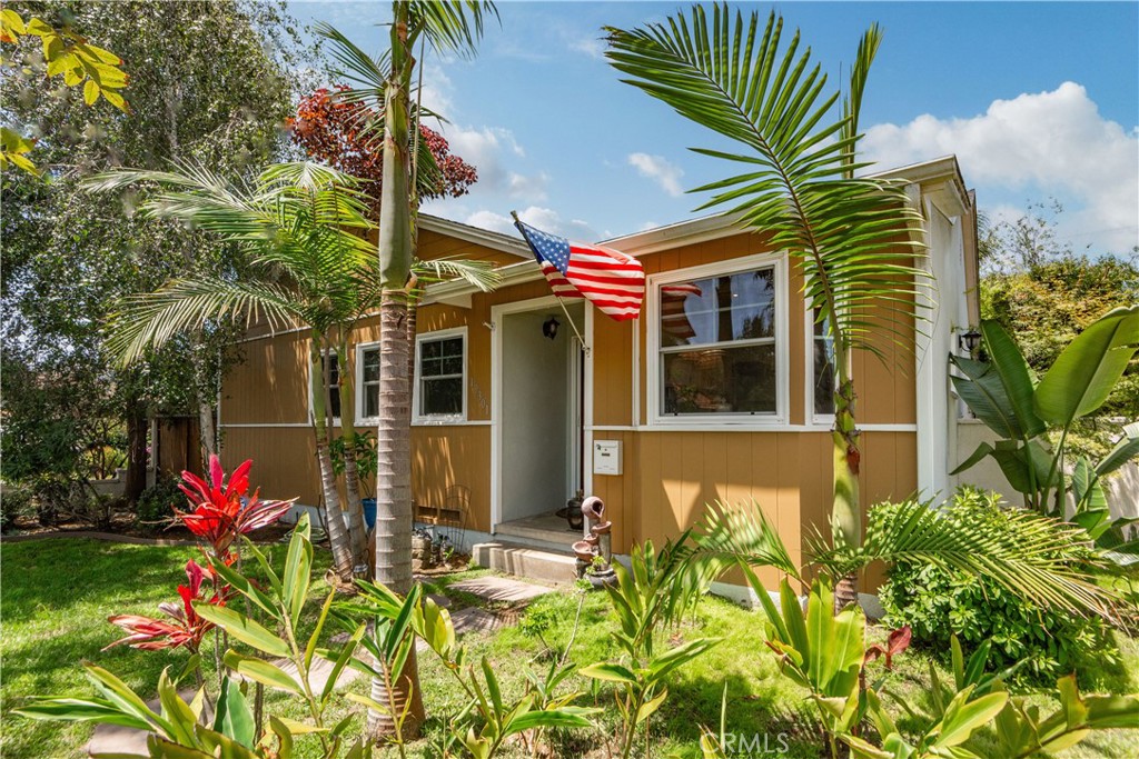 Discover this charming West Torrance starter home! Boasting 1,121 sq ft of comfortable living space, situated on a spacious corner lot of 6,633 sq ft. This inviting residence features three cozy bedrooms and a full bathroom. The hardwood floors add warmth, while the kitchen offers white cabinetry and elegant granite countertops with tile backsplash. Recently updated with newer windows and fresh interior paint, it's move-in ready. Enjoy a large yard with an inviting covered patio, perfect for family gatherings and entertaining. Don’t miss out on this fantastic opportunity—schedule your viewing today before it’s gone!