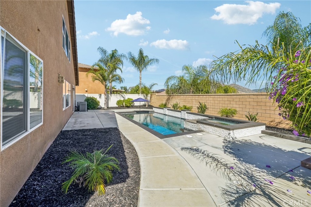 28552 Rustic Glen Street