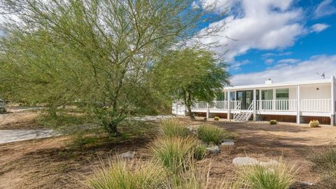 Photo of 6946 Lennox Avenue, Yucca Valley, CA 92284 (MLS # 219137078DA) Photo of 6946 Lennox Avenue, Yucca Valley, CA 92284 (MLS # 219137078DA)