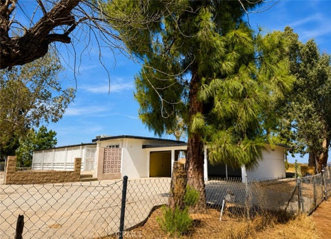 Photo of 17301 Palm RD, Riverside, CA 92503 (MLS # DW26163130)
