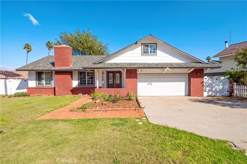 1911 Pine Crest Drive, Corona, CA 92882 - MLS#: IV25265905