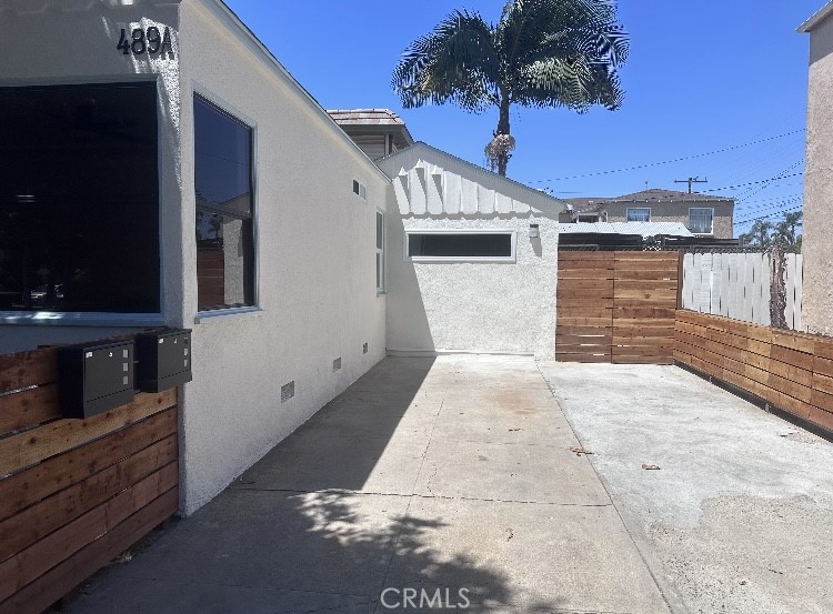 489 W Hill Street