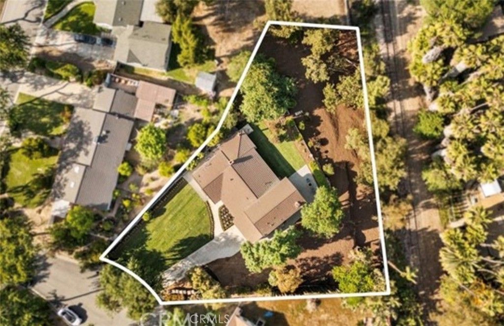 Photo of 3120 Las Faldas Dr, Fullerton, CA 92835 (MLS # OC25276023)