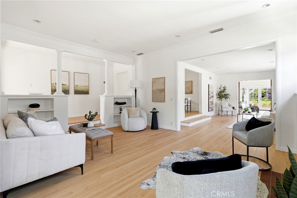 114 N Rose