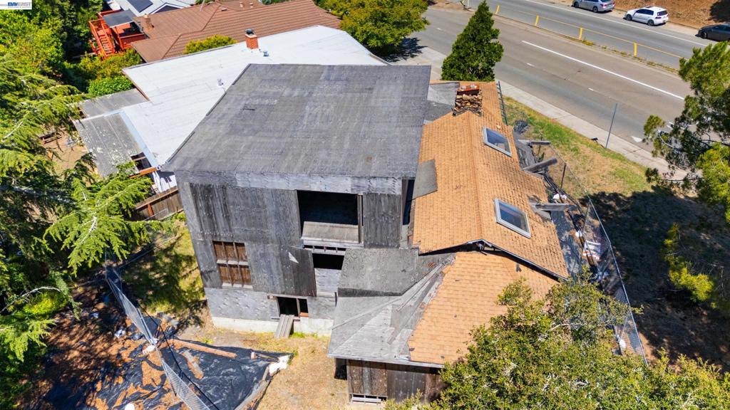 3551 Joaquin Miller Rd