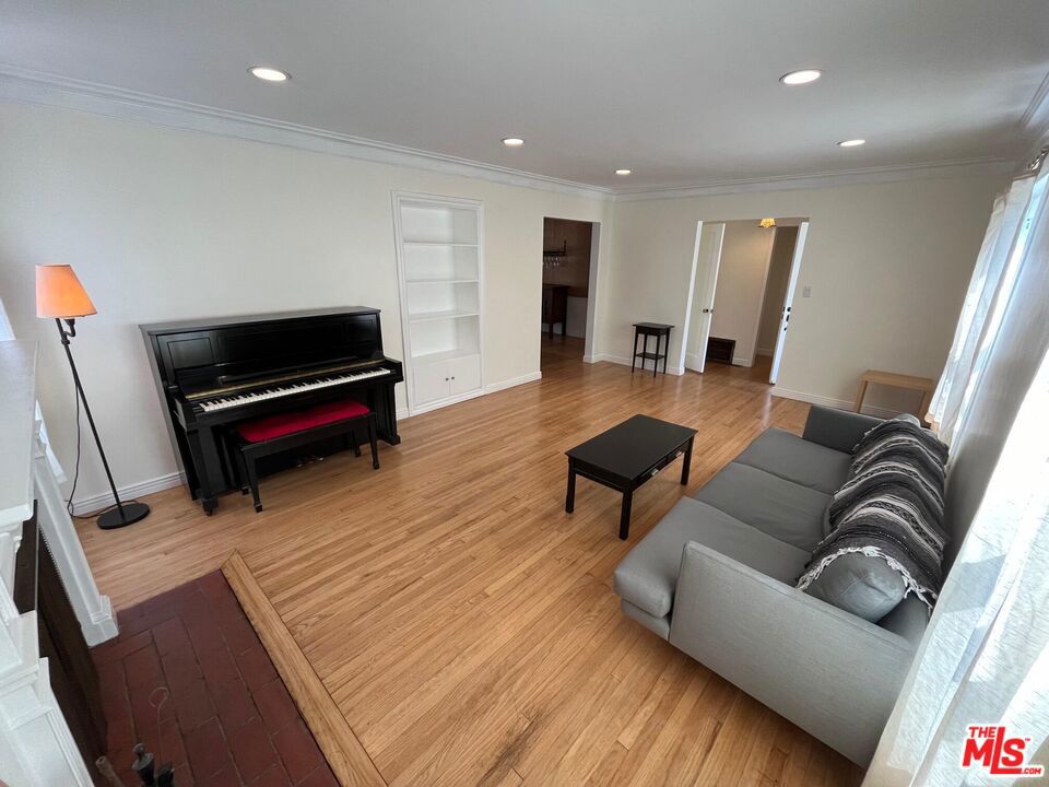 3953 Somerset Drive