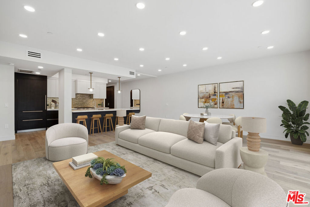 505 S Barrington Avenue 109