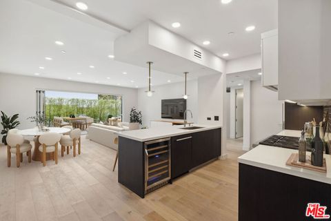 505 S Barrington Avenue 109 Los Angeles CA 90049