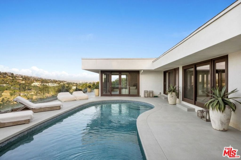 Photo of 10123 Angelo View Drive, Beverly Hills, CA 90210 (MLS # 26683891)