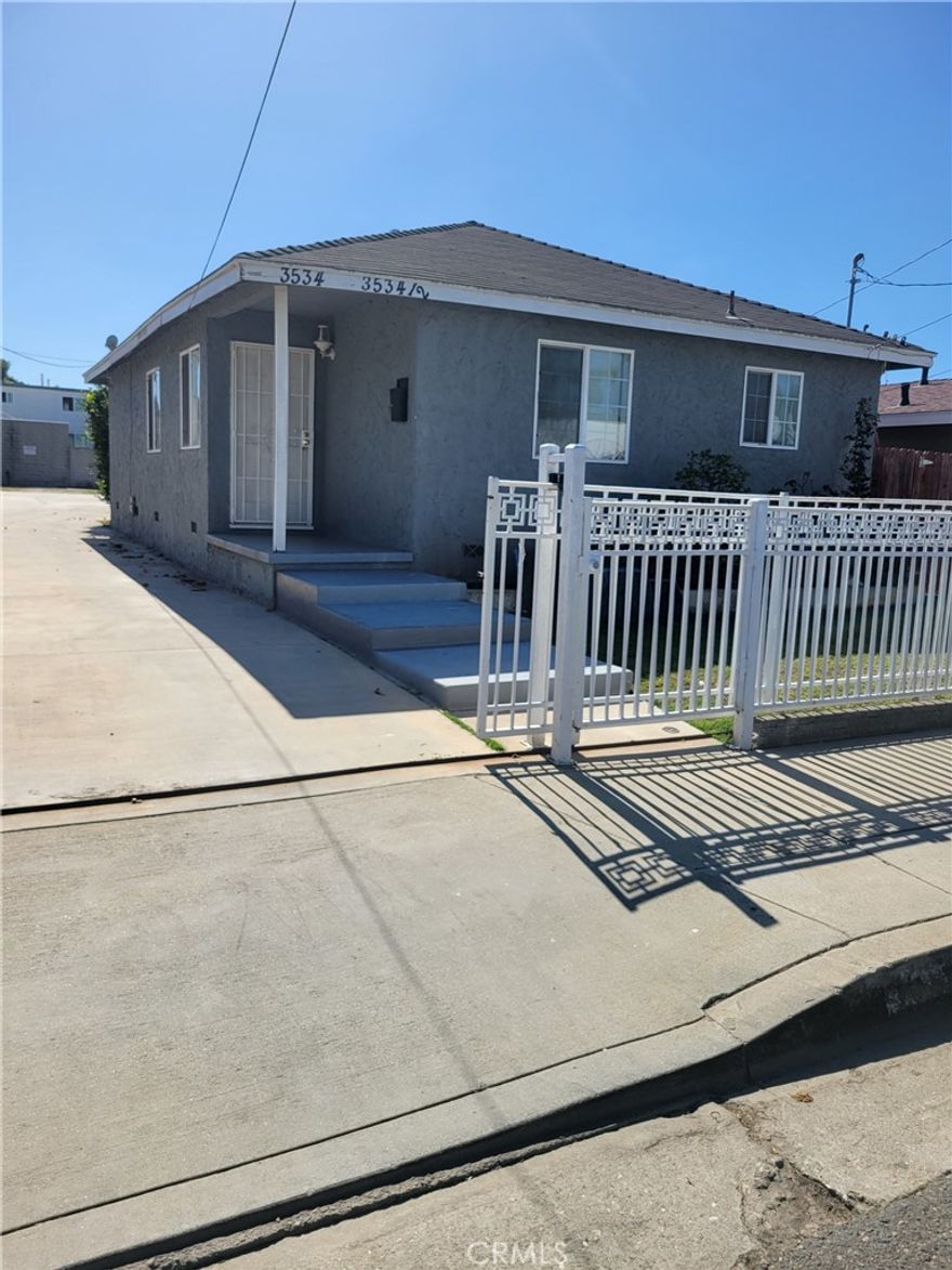 Ready to move in 3 beds and 2 bath detached, recently upgraded with new flooring, painting,  with private yard . The property is minutes away from  LAX, Sofi Stadium, SoCal Beaches,  major freeways;105,110, 91 & 405. The property is gated. It comes with with a private garage parking in back and many off  street- parking.