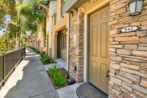 Photo of 842 Tarragon Lane #1203, San Luis Obispo, CA 93401 (MLS # ML82033406)