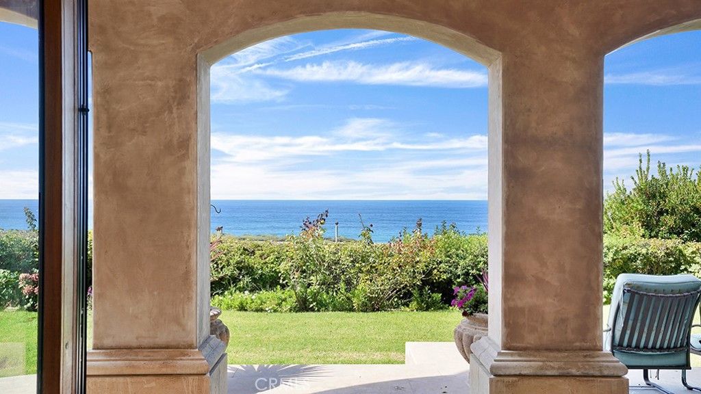Photo of 26 RITZ COVE Dr, Dana Point, CA 92629 (MLS # LG25216876)