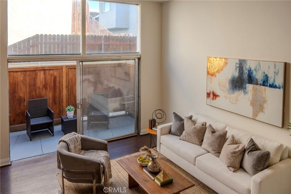 Photo of 14144 Burbank Boulevard #2, Sherman Oaks, CA 91401 (MLS # SB25276506)