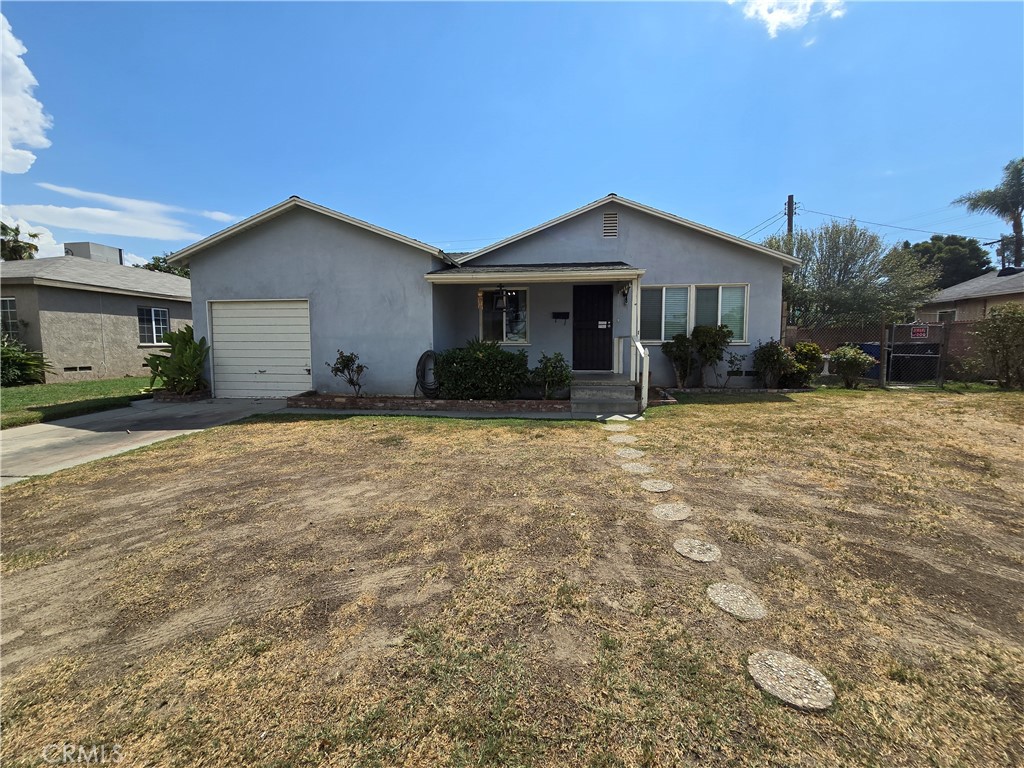 Welcome to this charming 3 bedroom, 1 and half bath home located centrally in Riverside, with Bonus den! Large size lot for entertaining your family gatherings with lots of mature Citrus trees to enjoy. Just minutes from UCR and down town Riverside. Easy access to 91fwy or the 60 fwy. Bring your tools and imagination to make this loving home your dream home.