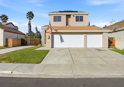 Photo of 4596 Cove Ln Ln, Discovery Bay, CA 94505 (MLS # 41122640)