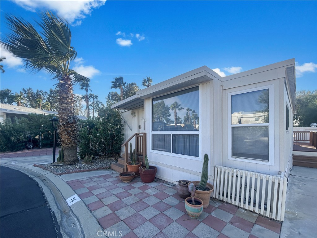 16400 Bubbling Wells 76