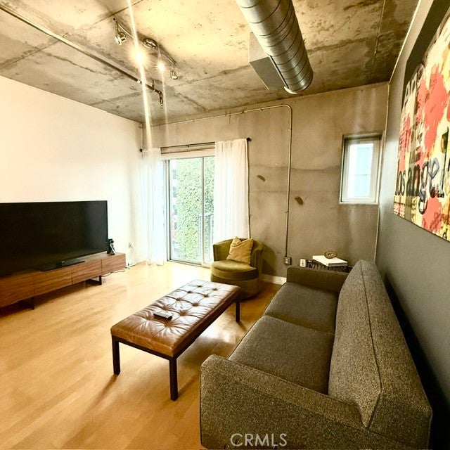 645 W 9th ST 425, Los Angeles CA 90015