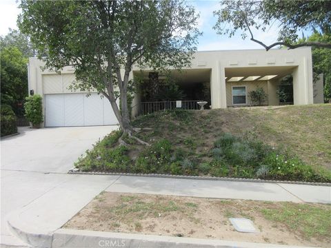 Photo of 10627 Sylvia AVE, Porter Ranch, CA 91326 (MLS # SR26117444)