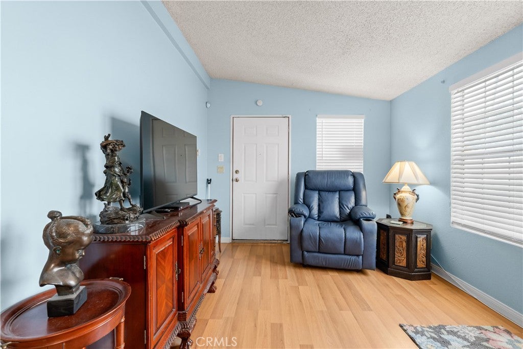25293 Redlands 21