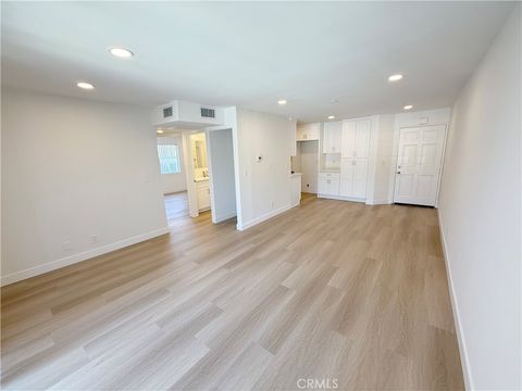 Photo of 3016 Honolulu Avenue #7, Glendale, CA 91214 (MLS # GD25265764)