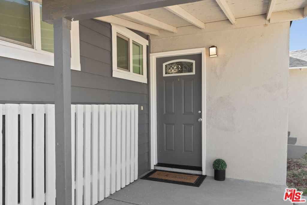 350 E Avenue R11