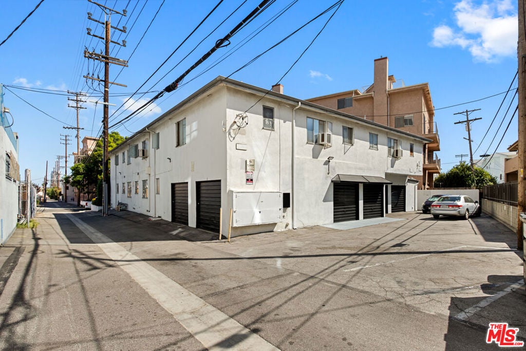 1815 Greenfield Avenue