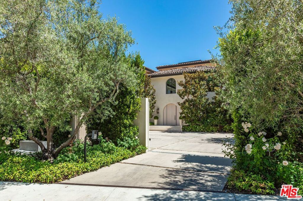 Photo of 1362 Bella Oceana Vista, Pacific Palisades, CA 90272 (MLS # 25572405)
