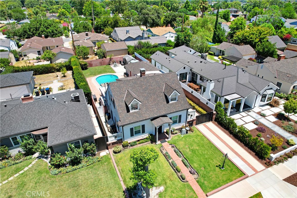 124 S Beachwood Drive