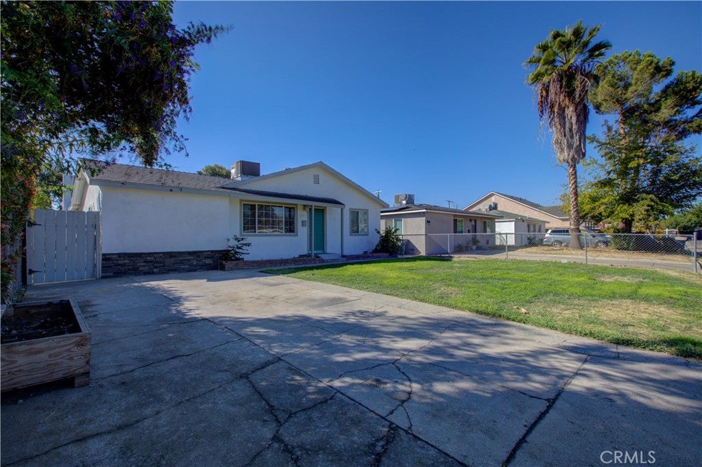 1020 W 24th
