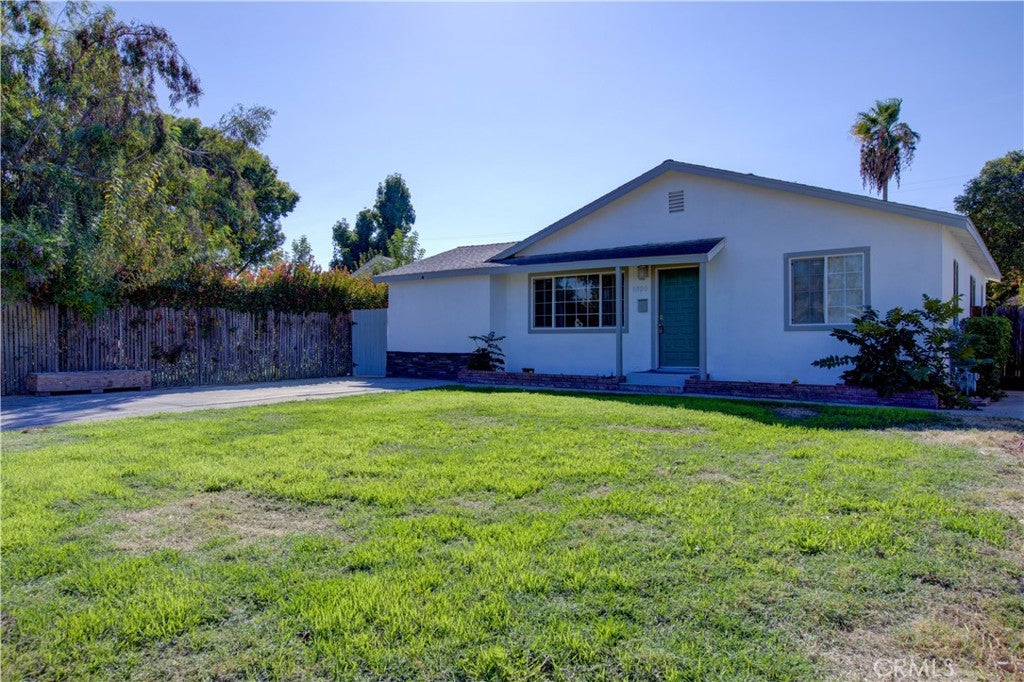 1020 W 24th