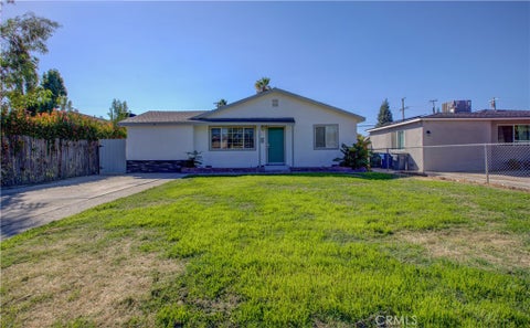 Photo of 1020 W 24th St, Merced, CA 95340 (MLS # MC26207463)