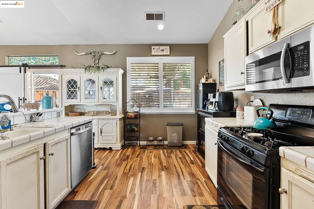 VINTAGE PARKWAY - Residential