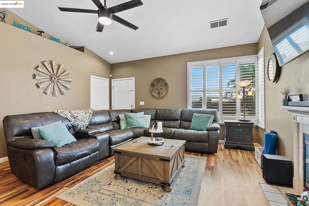 VINTAGE PARKWAY - Residential