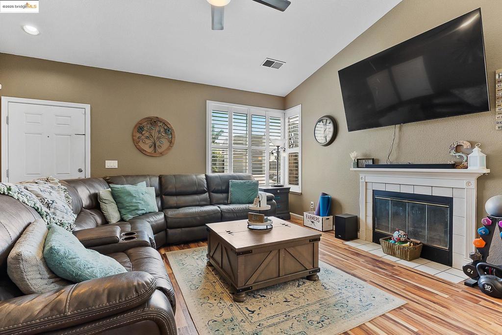 VINTAGE PARKWAY - Residential